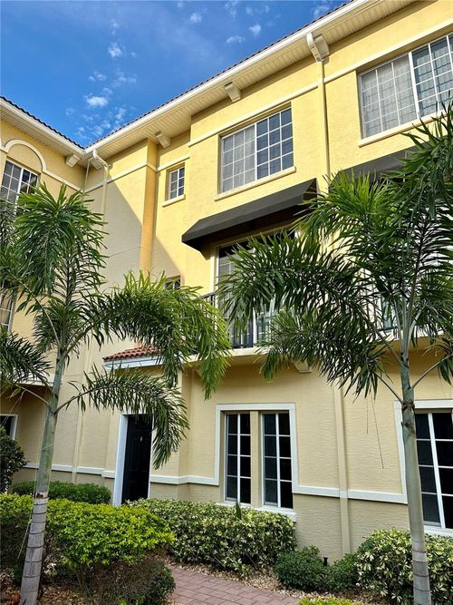 5213 Beach Breeze Ct, TAMPA, FL, 33609-2444 | Card Image