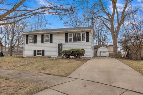 215 Glencove Dr, Michigan City, IN, 46360 | Card Image