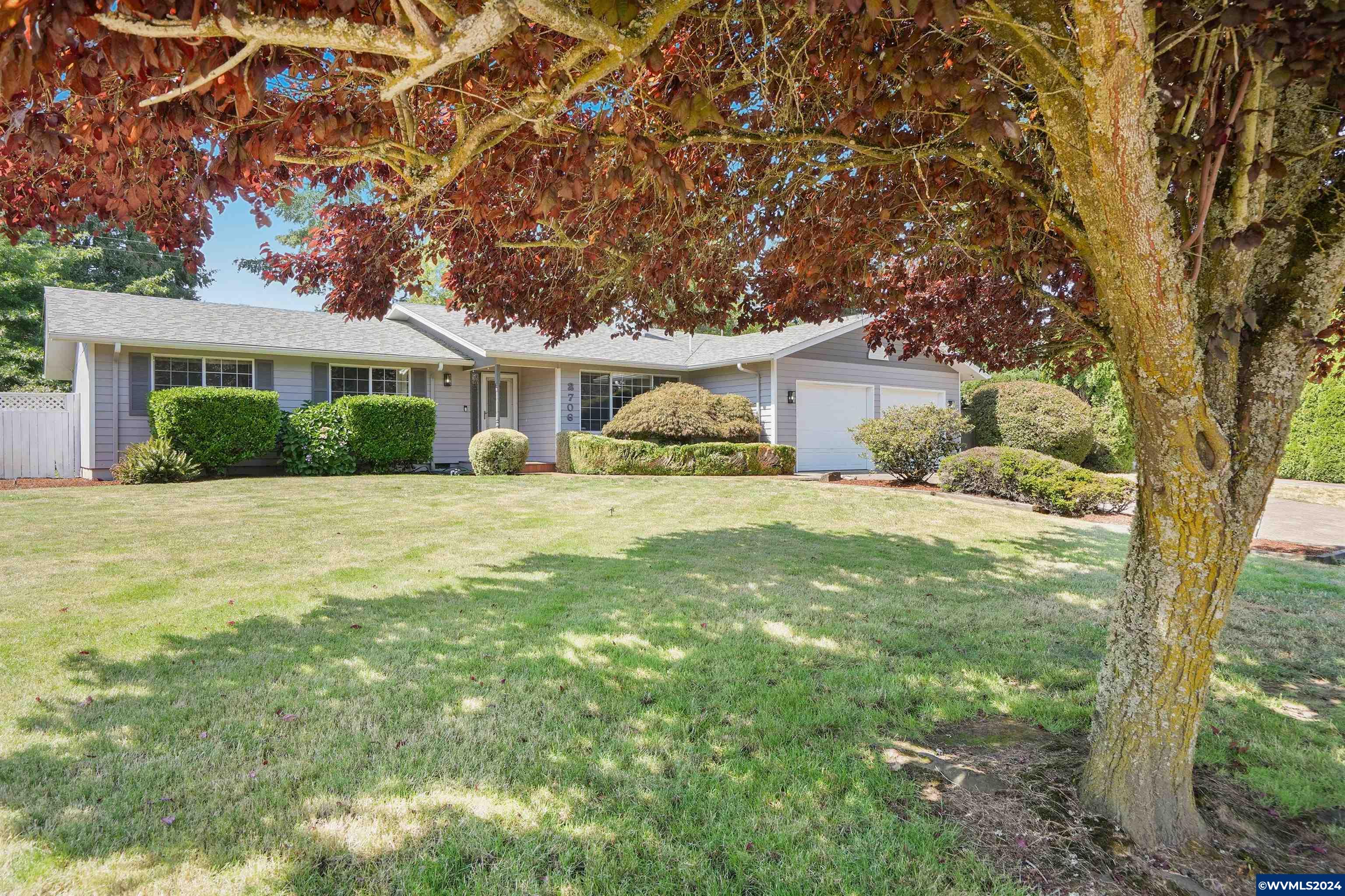 Columbus St, Albany, OR 97322
