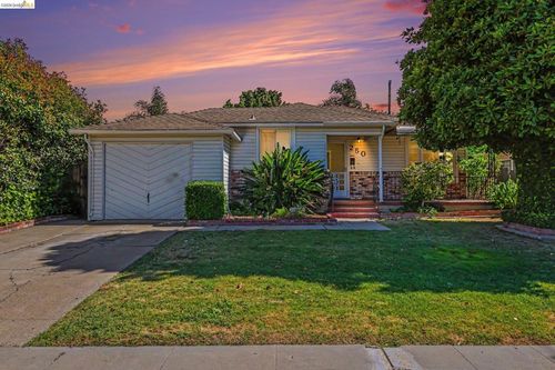 250 W 23rd St, Tracy, CA, 95376 | Card Image