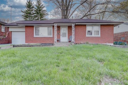 9235 Filibert Dr, Saint Louis, MO, 63137-1704 | Card Image
