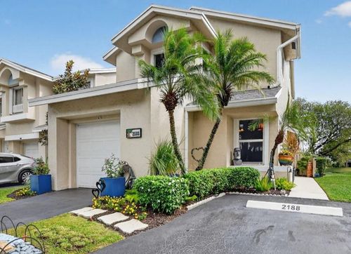 2188-2188 Discovery Cir W, Deerfield Beach, FL, 33442-1017 | Card Image