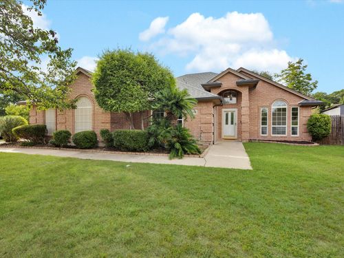 8569 Woodlake Cir, Fort Worth, TX, 76179-3143 | Card Image
