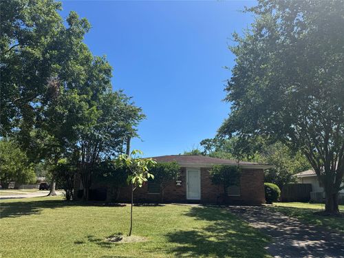 1501 16th Ave N, Texas City, TX, 77590-5325 | Card Image