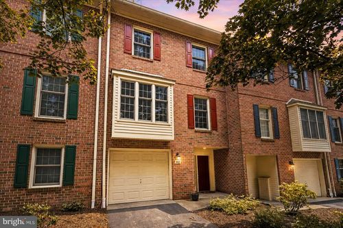 302 Brighton Cir, Devon, PA, 19333-1042 | Card Image