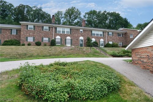 6920 Carriage Hill Dr, Brecksville, OH, 44141-1256 | Card Image