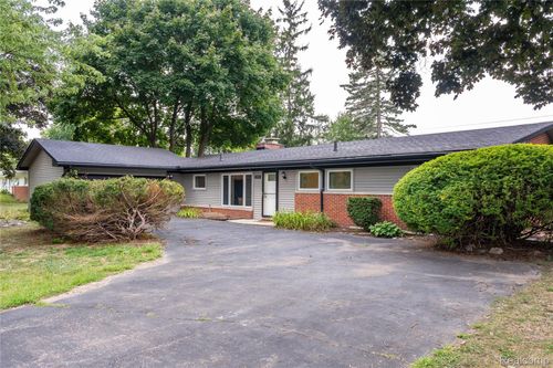32515 Nottingham Knls, Farmington Hills, MI, 48334-1542 | Card Image