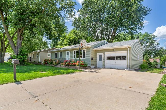 Driveway View | Image 4