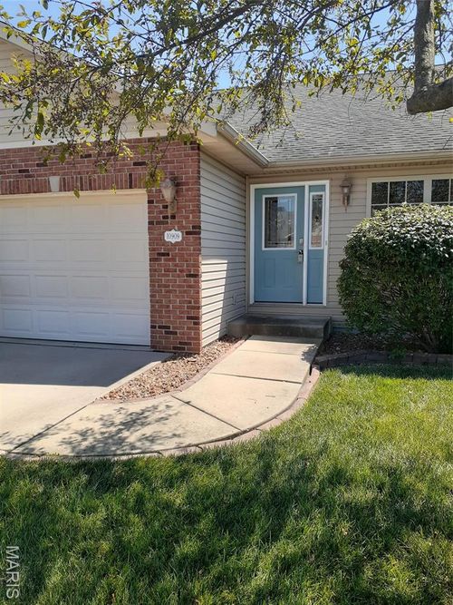 10909 Kentfield Dr, Lebanon, IL, 62254-2333 | Card Image