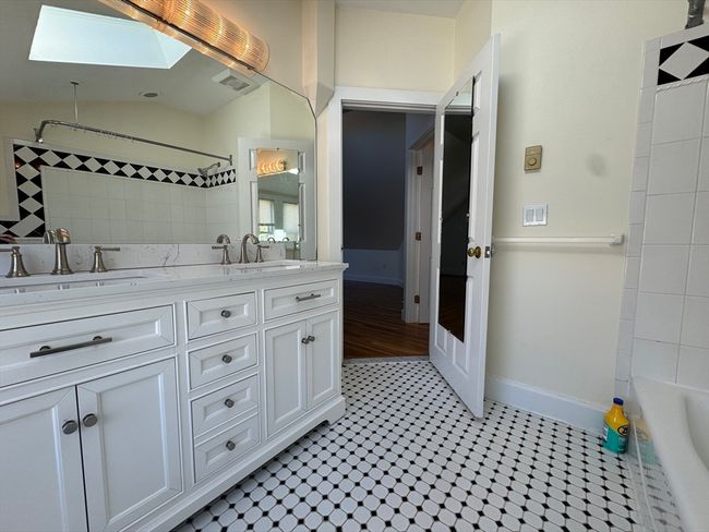 2 - 8 Worcester St, Condo with 3 bedrooms, 3 bathrooms and 2 parking in Belmont MA | Image 11