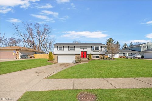 3701 Bramblewood Dr, Brunswick, OH, 44212-2709 | Card Image