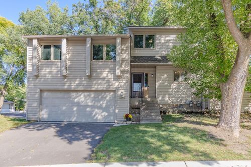 1543 W Bavarian Ct, Fridley, MN, 55432-6040 | Card Image