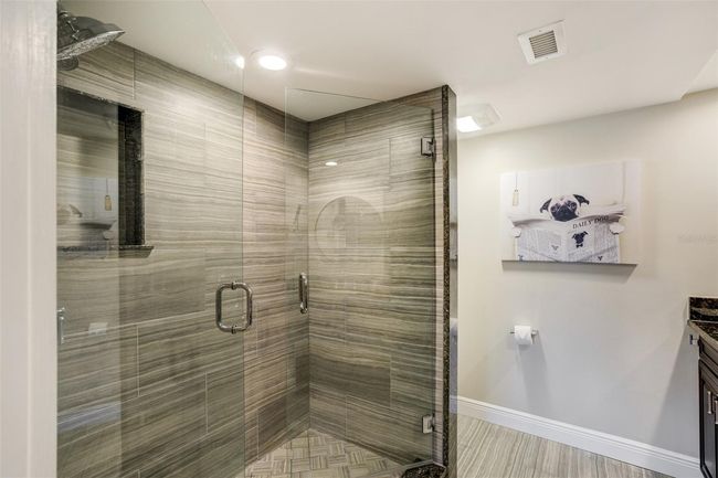 Primary Bathroom | Image 12