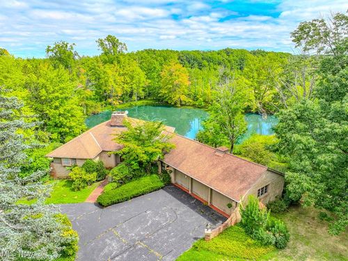 7945 Viewmount Dr, Concord Township, OH, 44077-9138 | Card Image