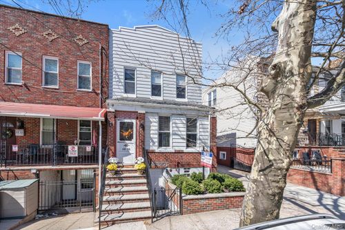 6858 76th St, Middle Village, NY, 11379-2827 | Card Image