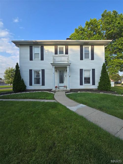 713 N State St, Jerseyville, IL, 62052-1105 | Card Image