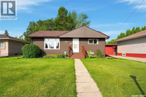 571 104th St, North Battleford, SK, S9A1M5 | Card Image