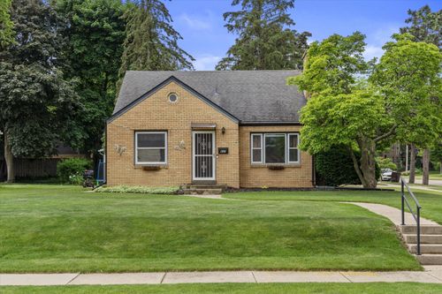 637 Oak St, SOUTH MILWAUKEE, WI, 53172-1750 | Card Image