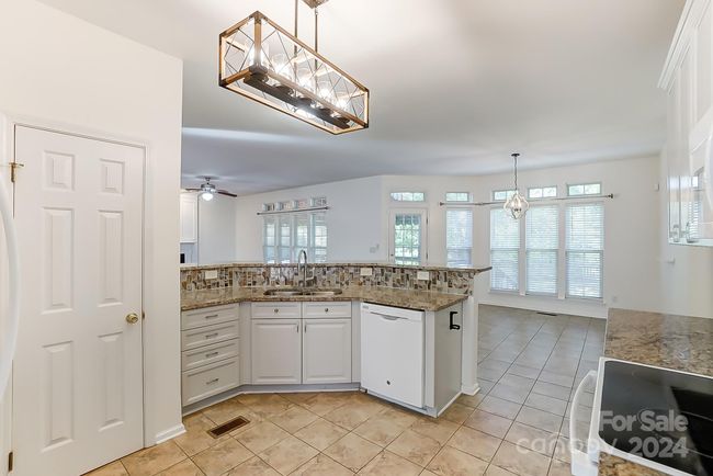 9530 Mitchell Glen Dr, House other with 4 bedrooms, 3 bathrooms and null parking in Charlotte NC | Image 9