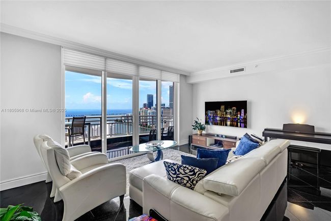 APT-3803 - 848 Brickell Key Dr, Condo with 1 bedrooms, 2 bathrooms and null parking in Miami FL | Image 14