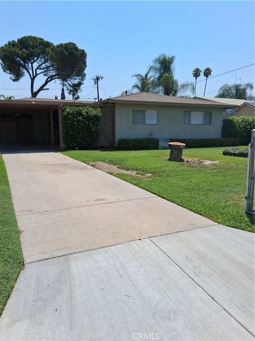 26460 Girard St, Hemet, CA, 92544-8753 | Card Image