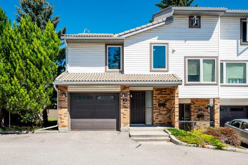 38 Coachway Gardens Sw, Calgary, AB, T3H2V9 | Card Image