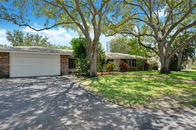 12305 Sw 73 Rd Ave, House other with 4 bedrooms, 3 bathrooms and null parking in Pinecrest FL | Image 14