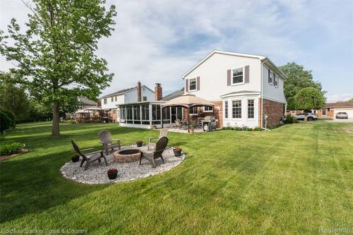 15065 Woodside Dr, Livonia, MI, 48154-5173 | Card Image