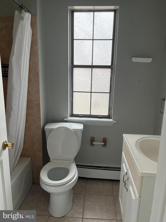 200 E Elm St, Condo with 3 bedrooms, 1 bathrooms and null parking in CONSHOHOCKEN PA | Image 4