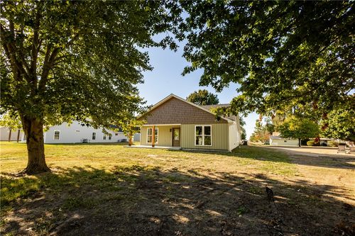 104 E North 2nd St, Findlay, IL, 62534-9701 | Card Image