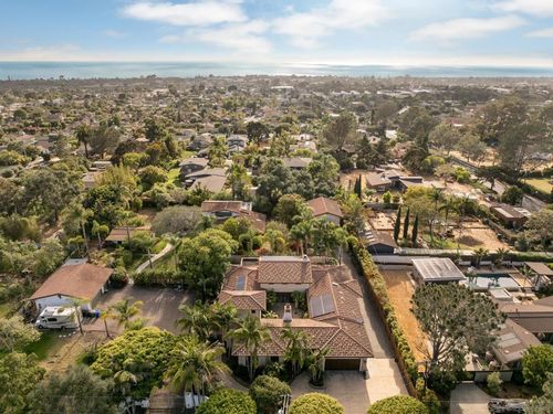 1040 Crest Dr, Encinitas, CA, 92024-4066 | Card Image