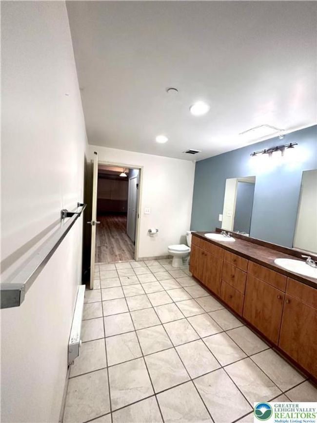 APT-4B - 128 N 8 Th St, Condo with 1 bedrooms, 2 bathrooms and null parking in Allentown PA | Image 5