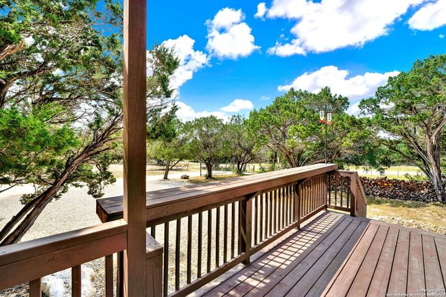 3363 English Crossing Rd, House other with 3 bedrooms, 4 bathrooms and null parking in Bandera TX | Image 5