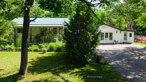 10148 Port Franks Estate Dr, Port Franks, ON, N0M2L0 | Card Image