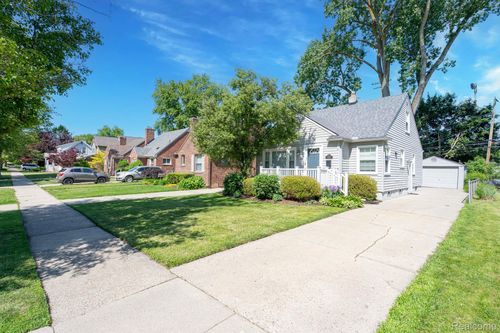 2036 Gardner Ave, Berkley, MI, 48072-1221 | Card Image