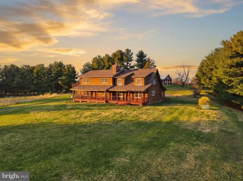 21142 Westerly Rd, POOLESVILLE, MD, 20837-9330 | Card Image