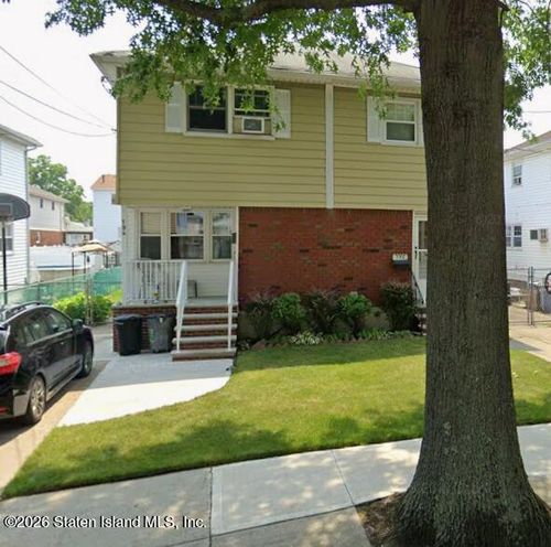 194 Benton Ave, Staten Island, NY, 10305-2435 | Card Image