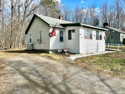19 Elm Street, Dexter, ME, 04930 | Card Image