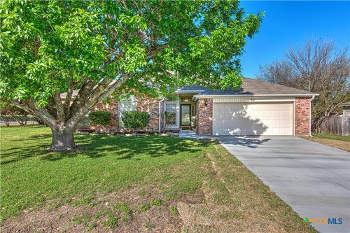 614 Sabine Cir, Temple, TX, 76504-4929 | Card Image