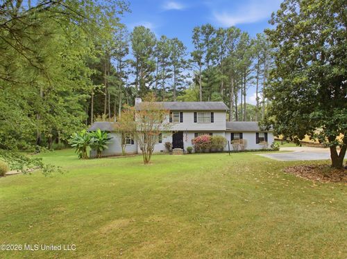 120 Oakwood Dr, Byhalia, MS, 38611-7827 | Card Image
