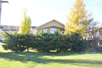 10422 90 St, House detached with 4 bedrooms, 2 bathrooms and 4 parking in Peace River AB | Image 3