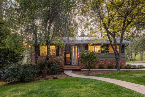 17082 Alioto Drive, Grass Valley, CA, 95949 | Card Image