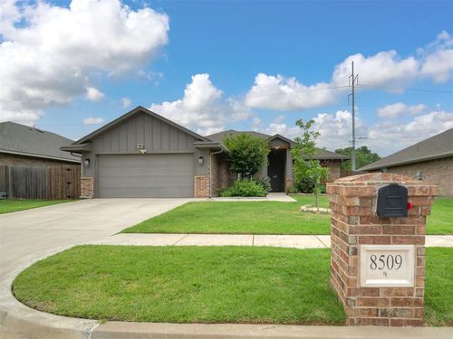 8509 Nw 77th St, Oklahoma City, OK, 73132-3825 | Card Image