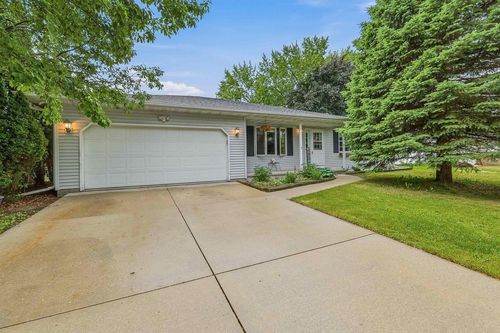 836 Meadowbrook Lane, Fond Du Lac, WI, 54935 | Card Image