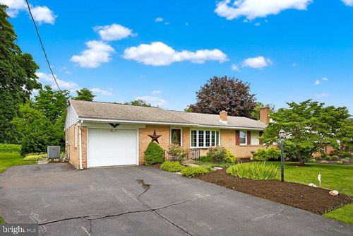 336 Nolt Ave, WILLOW STREET, PA, 17584-9710 | Card Image