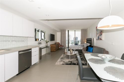 2004-1600 Ne 1st Ave, Miami, FL, 33132-1260 | Card Image