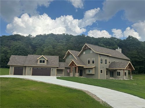 223 Deer Fern Dr, Somerset, PA, 15501-8406 | Card Image
