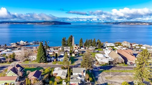 1514 Rainier St, Steilacoom, WA, 98388-2110 | Card Image