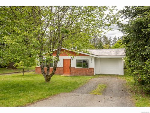 2071 East Wellington Dr, Nanaimo, BC, V9S5V2 | Card Image