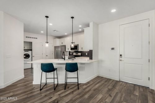 266-2511 W Queen Creek Rd, Chandler, AZ, 85248-0140 | Card Image